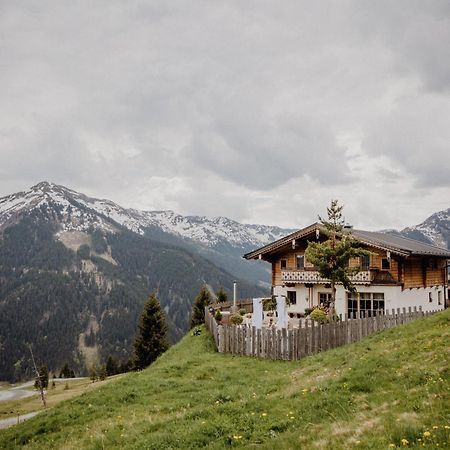 Wallegg Lodge - Alpine Premium Chalet - Ski In-Ski Out - Real Alpine Location Saalbach Buitenkant foto