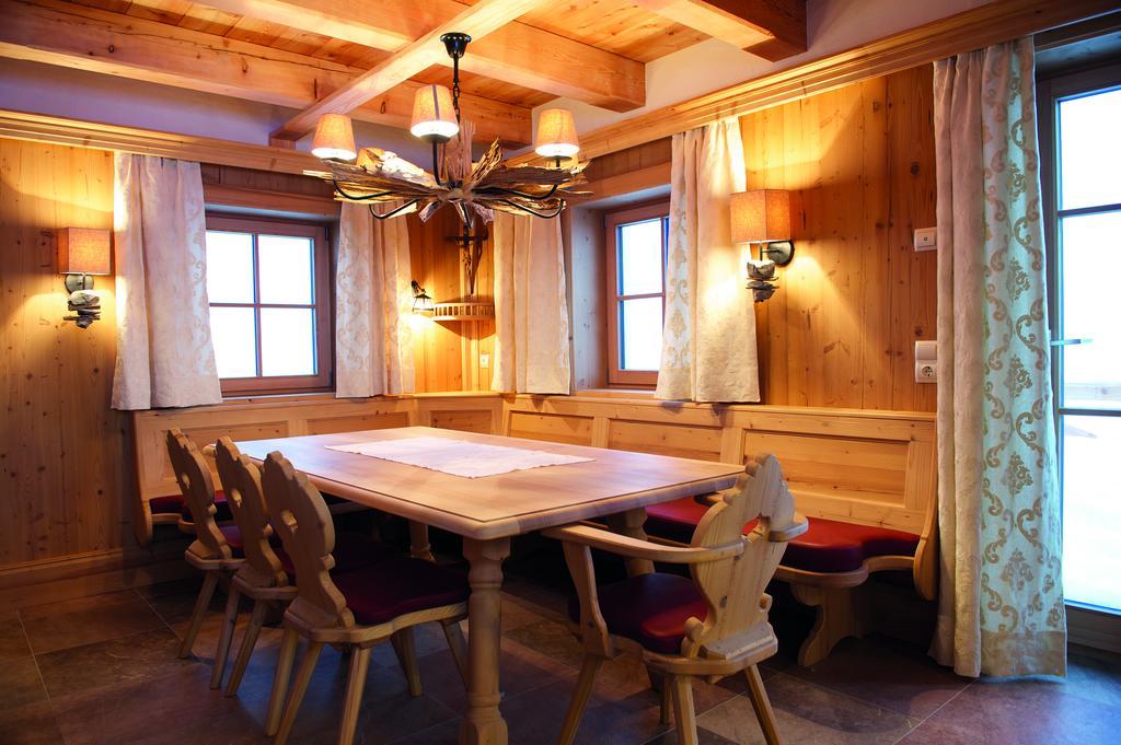 Wallegg Lodge - Alpine Premium Chalet - Ski In-Ski Out - Real Alpine Location Saalbach Buitenkant foto